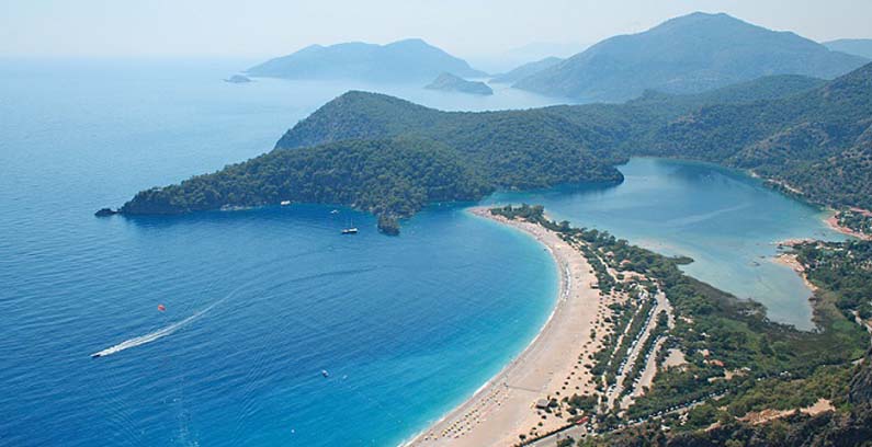 Де знайти піщані пляжі Туреччини